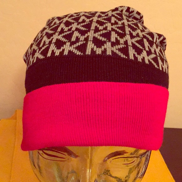 Michael Kors Logo Beanie - Picture 3 of 6